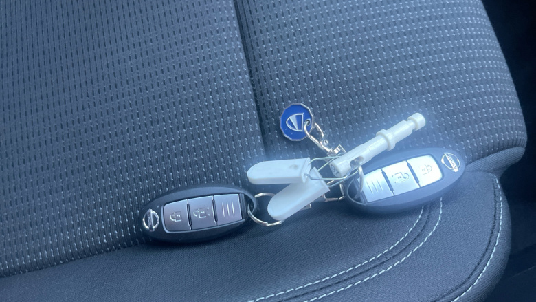 Nissan Qashqai 1.3 DiG-T MH Acenta Premium 5dr Petrol Hatchback